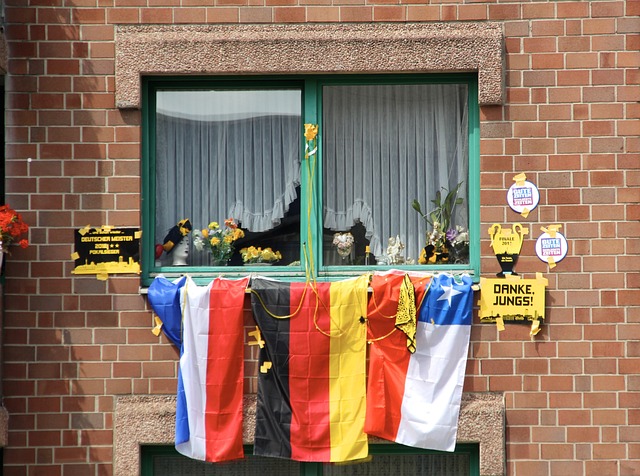 并且通过他 并且通过他